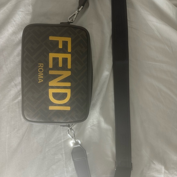 FENDI MESSENGER BAG - Picture 1 of 8